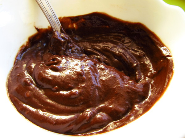 Wegański krem czekoladowy z awokado