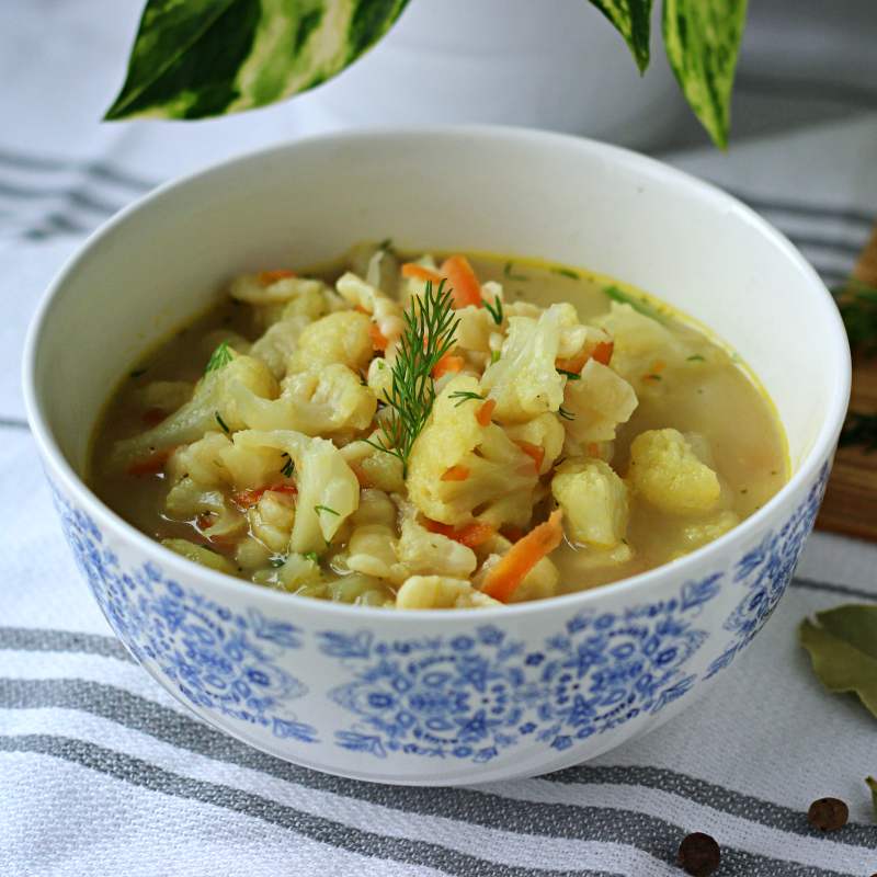 Zupa kalafiorowa błyskawiczna (keto, wegańska)